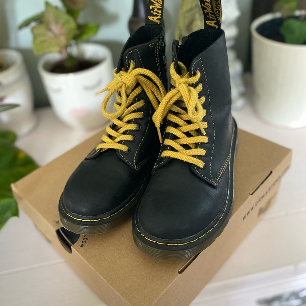 Children’s Dr. Martens sz 1
